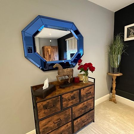 Appartamento Tower Bridge, Boutique, Shad Thames Butlers Wharf Secure Parking , Balcony View Of Shard, Luxury With Van Parking Upto 4 Vans Ideal For Builders Shopfitters Secure Cctv Londra Esterno foto